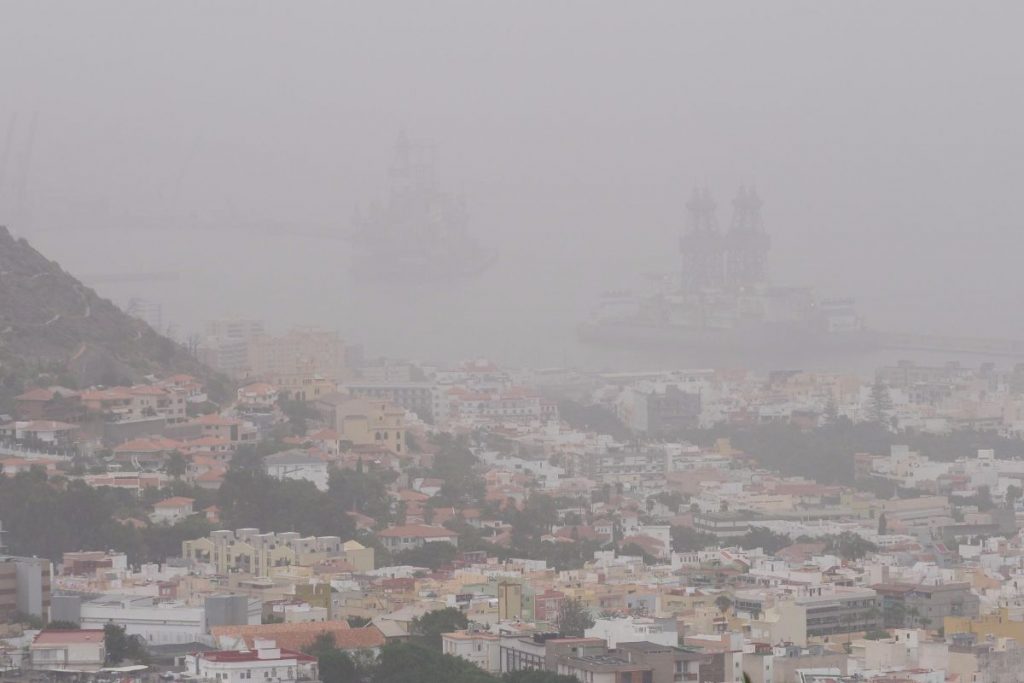 Santa Cruz amanece envuelta en calima | Sergio Méndez