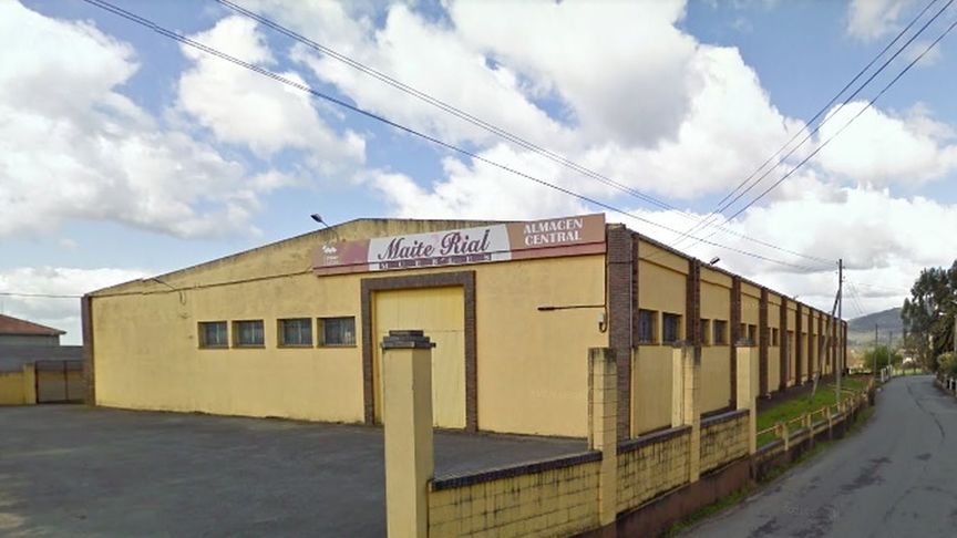 La fábrica abandonada donde ha sido hallado el cuerpo. / EE
