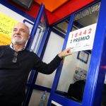 Alegría en la gasolinera de 'La Chasnera', en Granadilla de Abona | FOTO: Andrés Gutiérrez