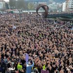 Las mujeres desbordan las calles con una protesta feminista masiva
