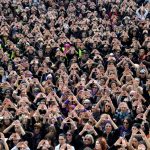 Las mujeres desbordan las calles con una protesta feminista masiva