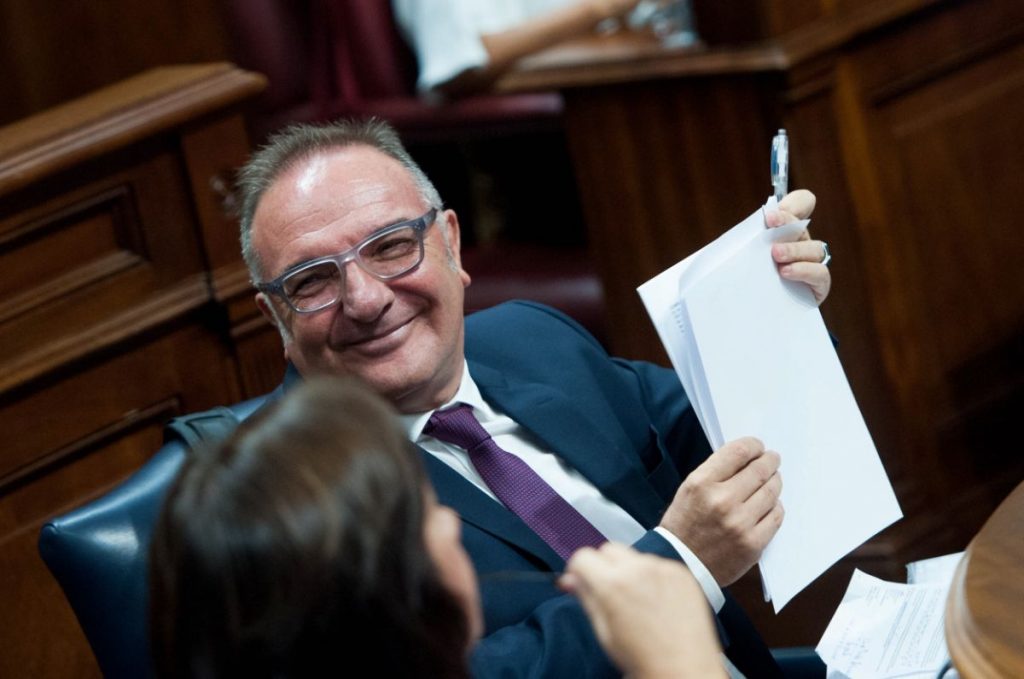 El consejero de Sanidad, José Manuel Baltar, en el Parlamento. Fran Pallero