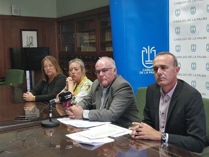 Carlos Cabrera y María de Haro, junto a Raúl Camacho y Mayte Rodríguez. | DA