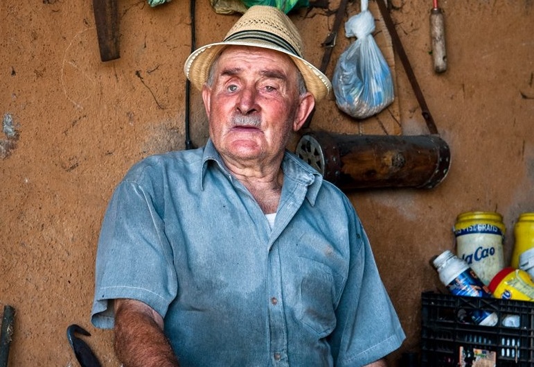 Venancio González Hernández y la herrería tradicional. | Autor: Yapci Gómez Lima.