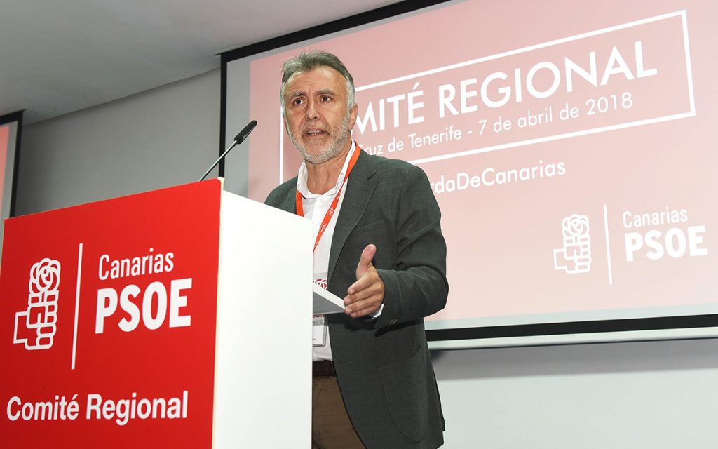 El secretario regional del PSOE, Ángel Víctor Torres