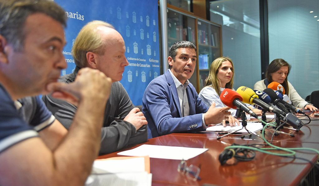el consejero de Agricultura, Pesca y Ganadería, Narvay Quintero, presenta el informe sobre autoabastecimiento alimentario. Sergio Méndez