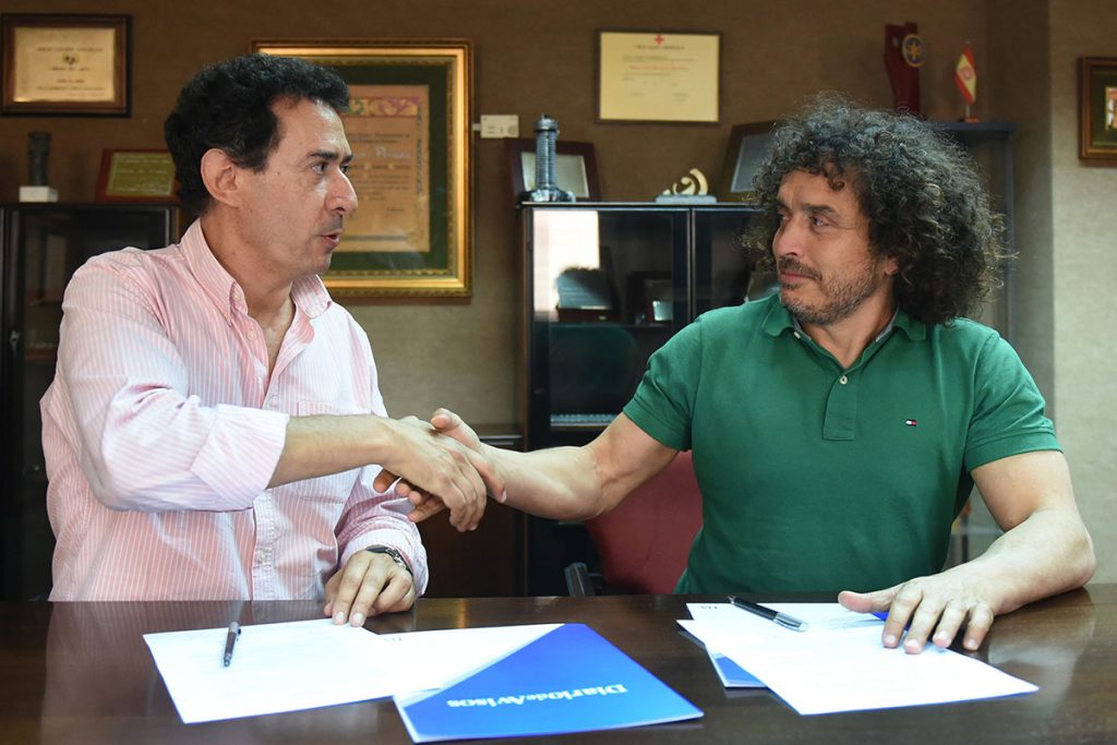 Lucas Fernández, editor de Diario de Avisos y José Alberto Hernández, propietario y CEO de Kikazaru Producciones | Sergio Méndez