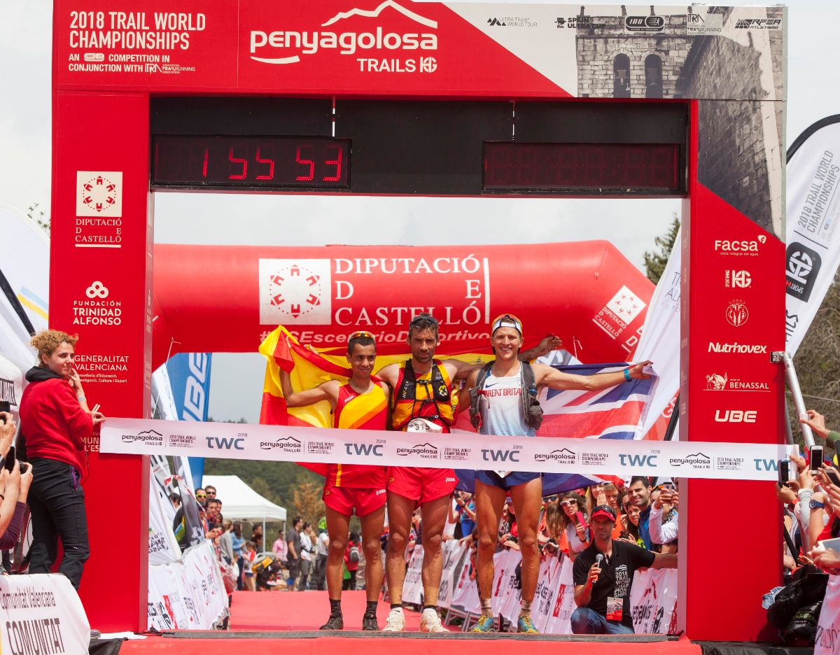 Podio mundialista tras la disputa de la carrera de Castellón. DA