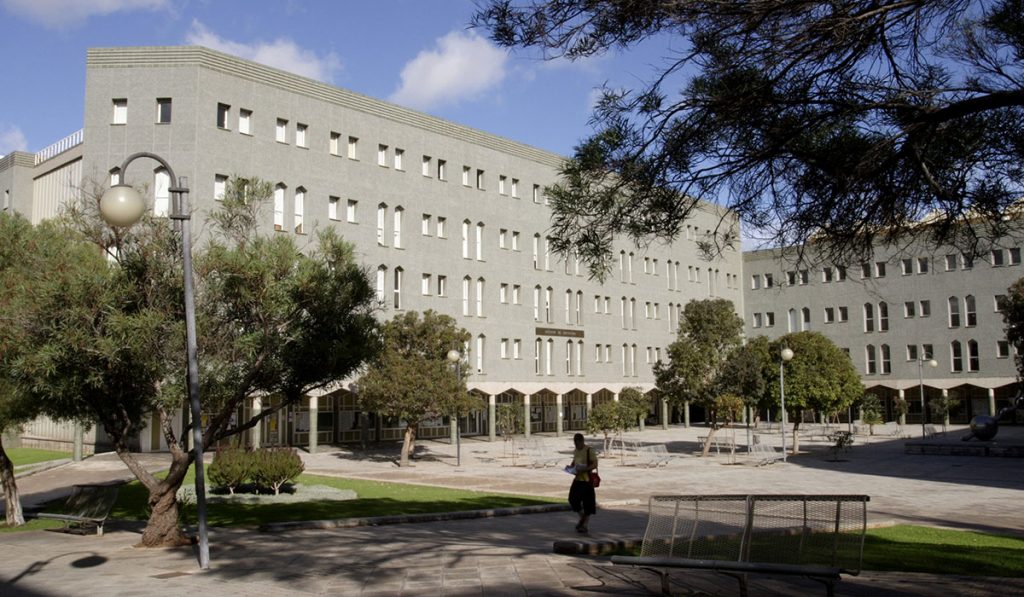 El carril ciclable une los tres campus universitarios de la ULL. DA