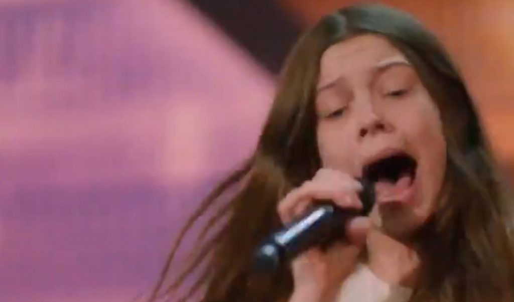 La joven Courtney Hadwin, durante su actuación. / AMERICA´S GOT TALENT