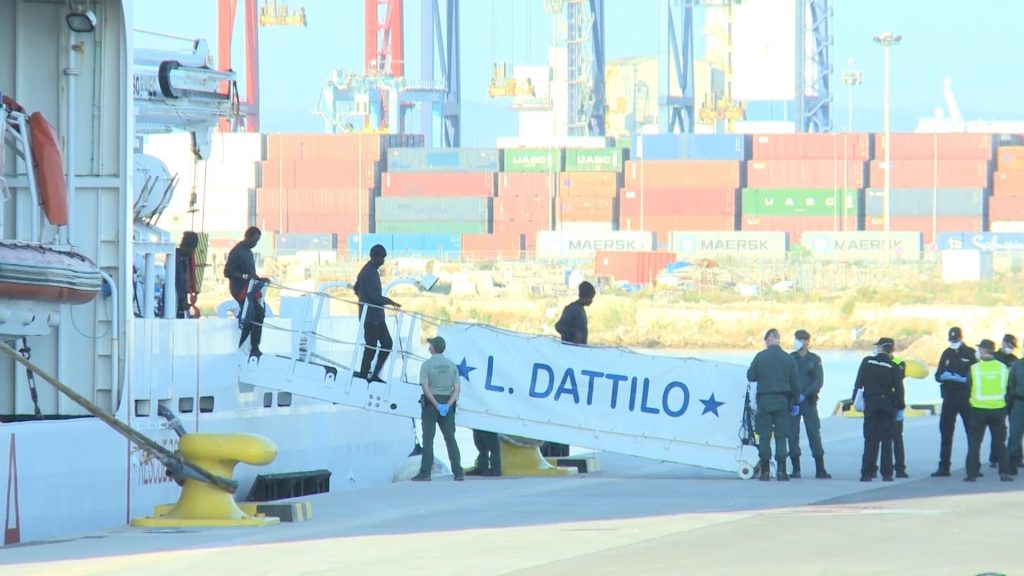 Llega el primer barco de la flota del Aquarius al puerto de Valencia. | EP