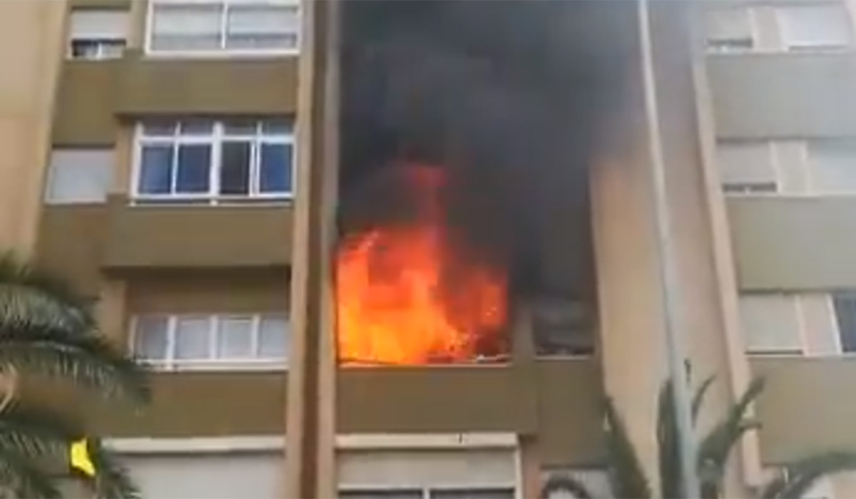puesta de sol Negrita sugerir Muere una mujer tras un incendio en un edificio de Las Palmas