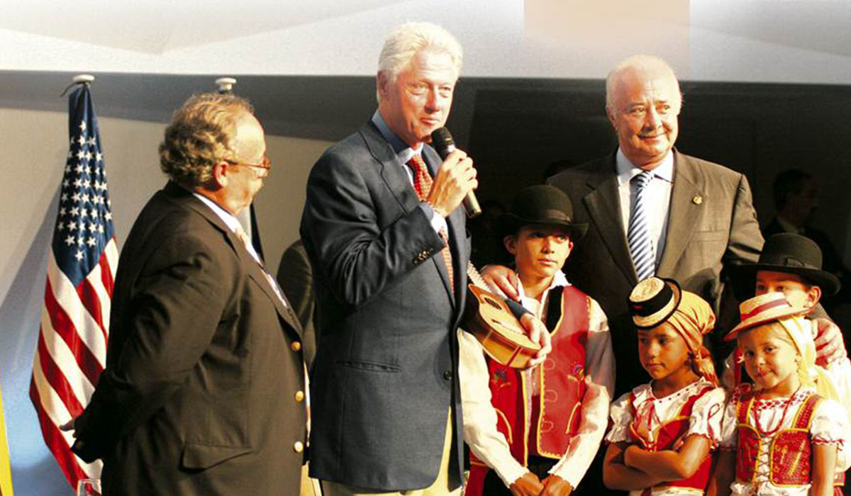 Bill Clinton junto a Ricardo Melchior en su visita a Tenerife. DA