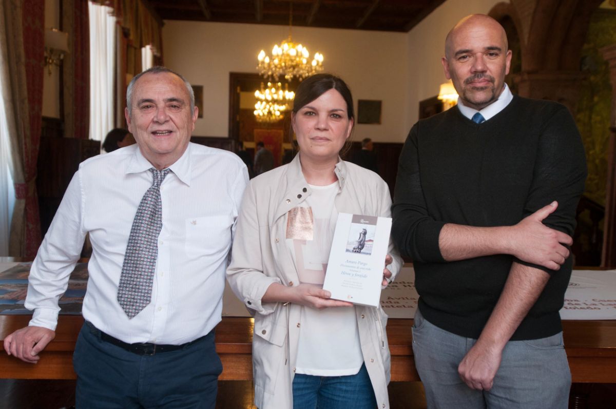 Manuel de Paz (izq.), Cristina Ginovés y Daniel García, en la presentación del libro. Fran Pallero