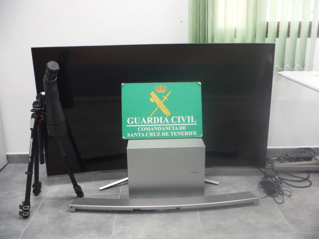 Otro menor compró el televisor robado, a sabiendas de su procedencia ilícita. | EP