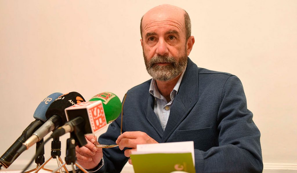 SANTIAGO PÉREZ
