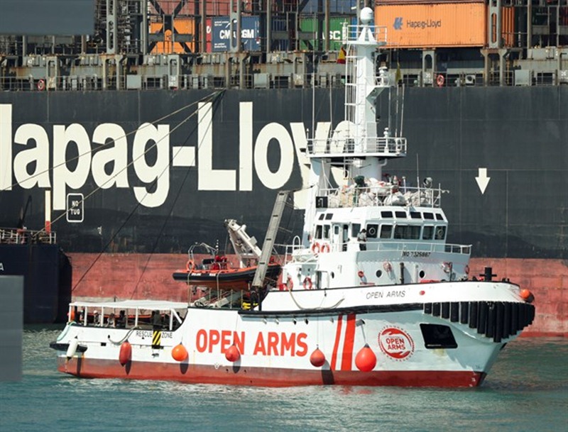 'Open arms',entrando en el puerto de Barcelona. / EP