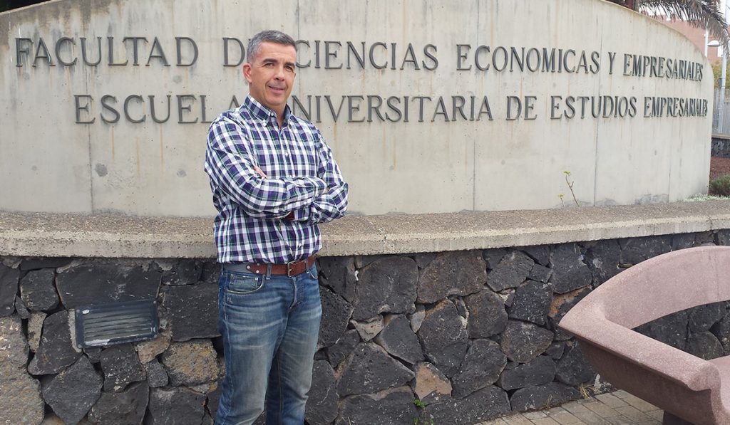 Eduardo Parra sostiene que la formación turística en Canarias ha sido la “gran olvidada” y pide un debate “urgente, serio y riguroso”. J. C. M.