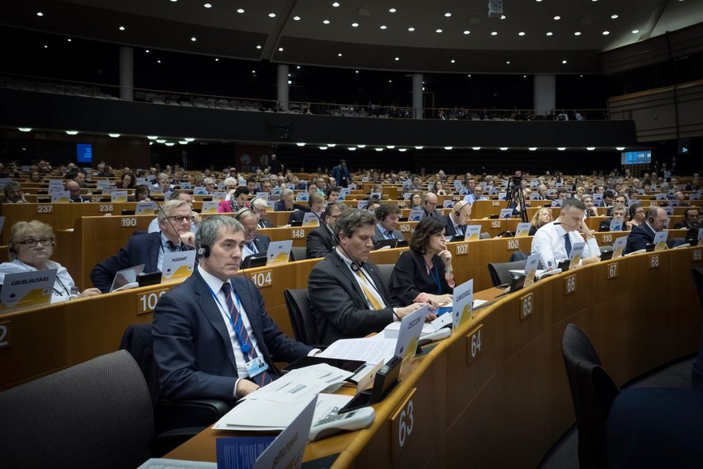 El presidente del Gobierno de Canarias, Fernando Clavijo, en una sesión del Comité Europeo de las Regiones (CDR). DA