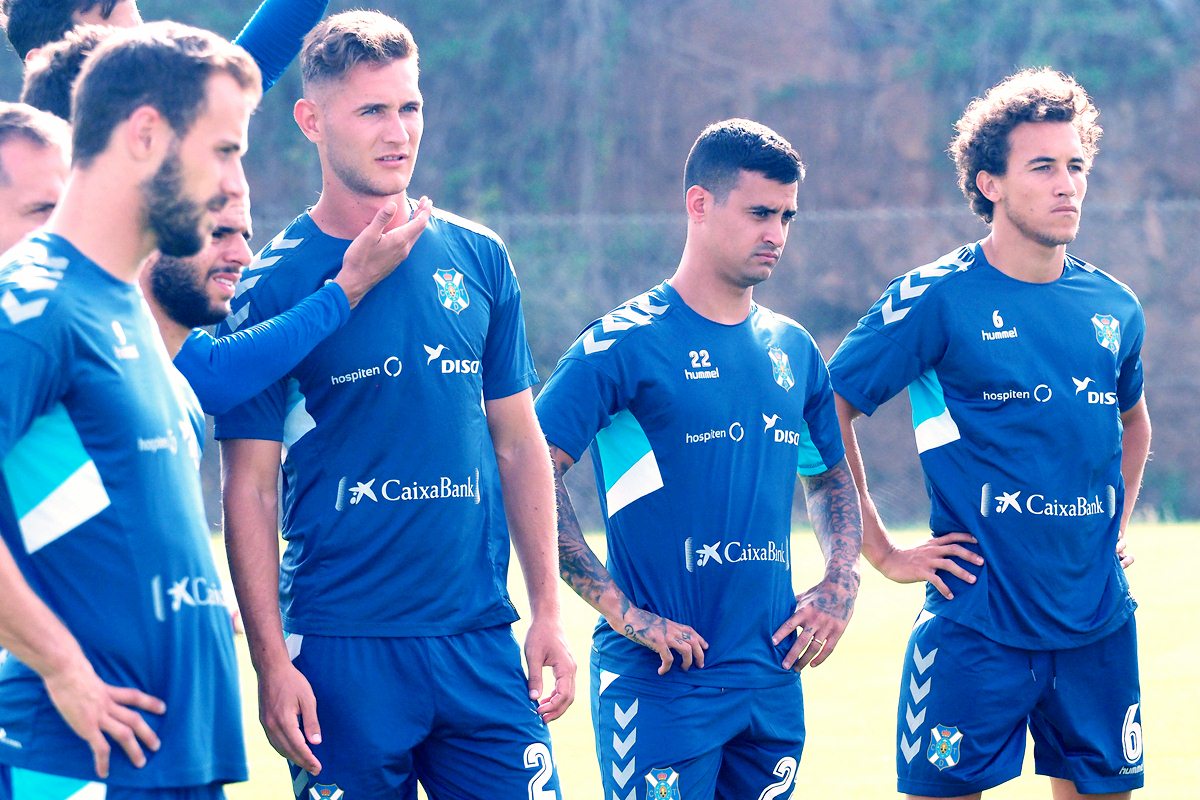 Nano Mesa, entrenando con el Tenerife. / Sergio Méndez