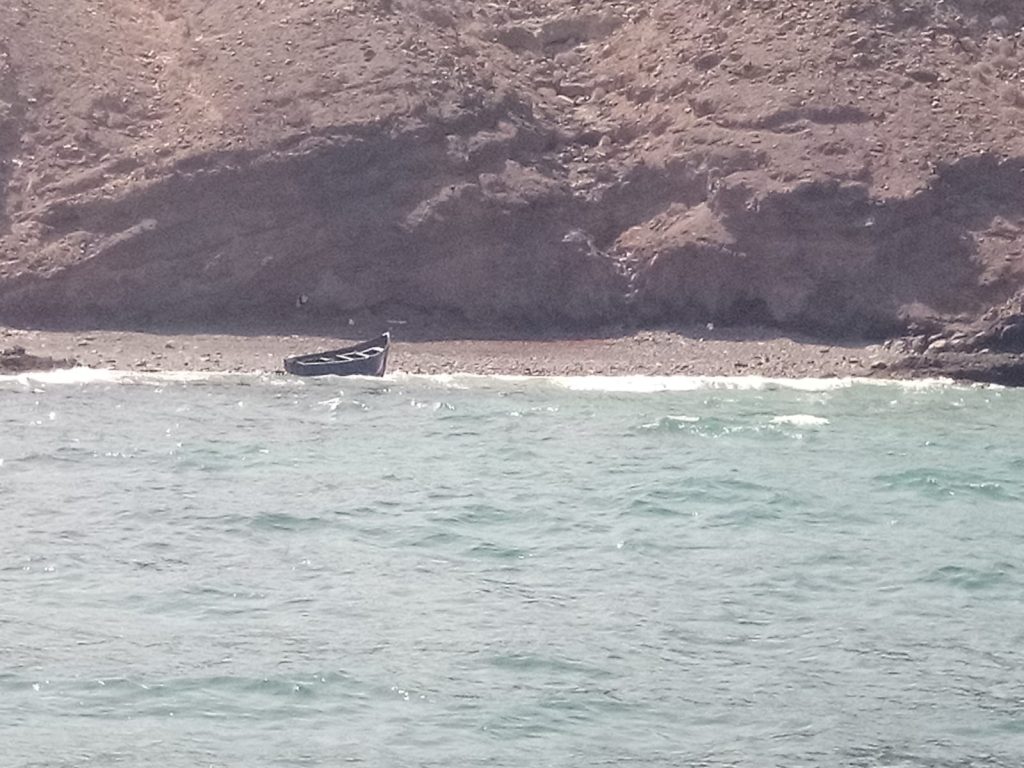 Llega una patera a la playa Papagayo. Patrullera del Servicio Marítimo Provincial de Fuerteventura