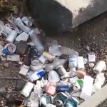 La basura se acumula, especialmente, en las zonas del polígono que pertenecen a Arafo. / DA