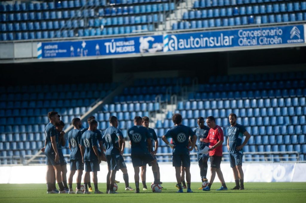 Entrenamiento del Tenerife con José Luis Oltra. / Fran Pallero
