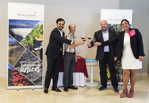 La cata que se celebrará mañana en el Puerto de la Cruz y en la que participarán 20 expertos, se presentó ayer. DA