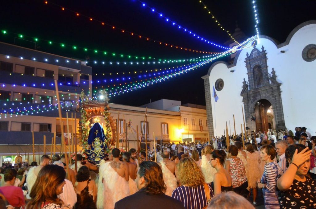 El sábado se celebró la misa y procesión de la Octava. DA
