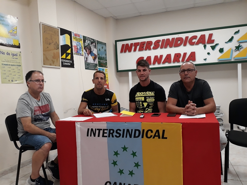 Miembros del comité de empresa de Pamarsa durante la rueda de prensa ofrecida ayer para denunciar las persecuciones que sufre el personal. DA