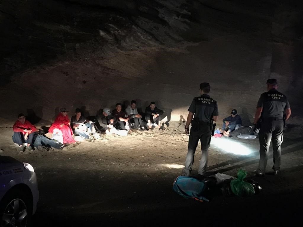 Dos pateras arriban a las costas de Lanzarote con más de 20 inmigrantes. / EP