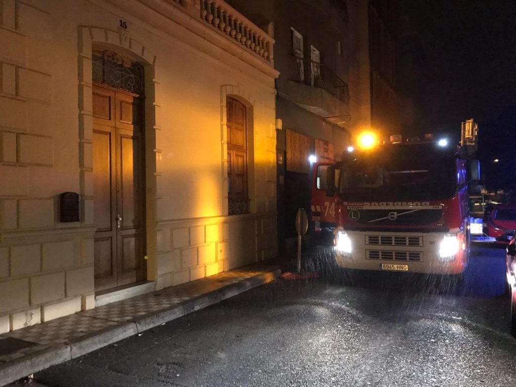 Incendio en un restaurante en Santa Cruz de Tenerife. / EP