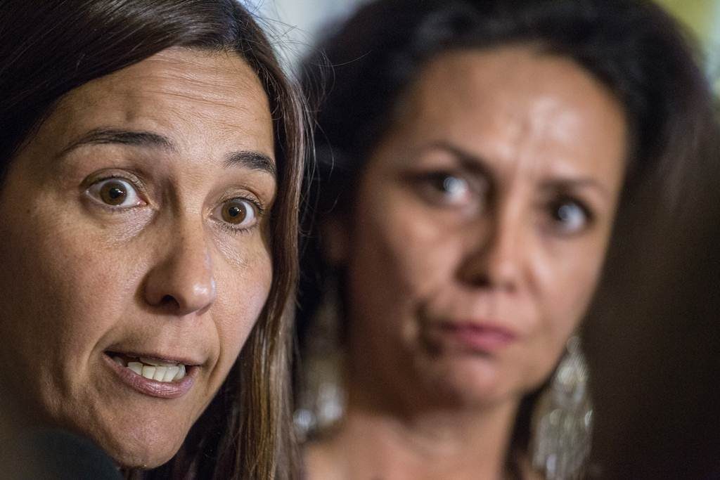 Las dos concejalas del PSOE de La Laguna, Mónica Martín, a la izquierda, y María José Castañeda