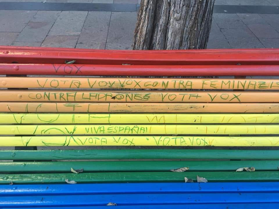Pintadas homófobas en el centro urbano de Los Llanos de Aridane. / DA