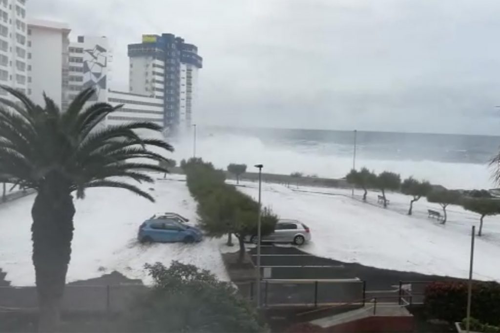 OLEAJE MESA DEL MAR TACORONTE 181118