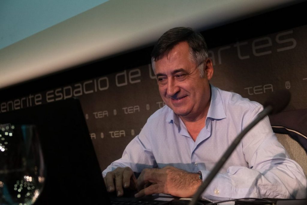 Gervasio Sánchez, momentos antes de comenzar ayer su conferencia en TEA. Fran Pallero