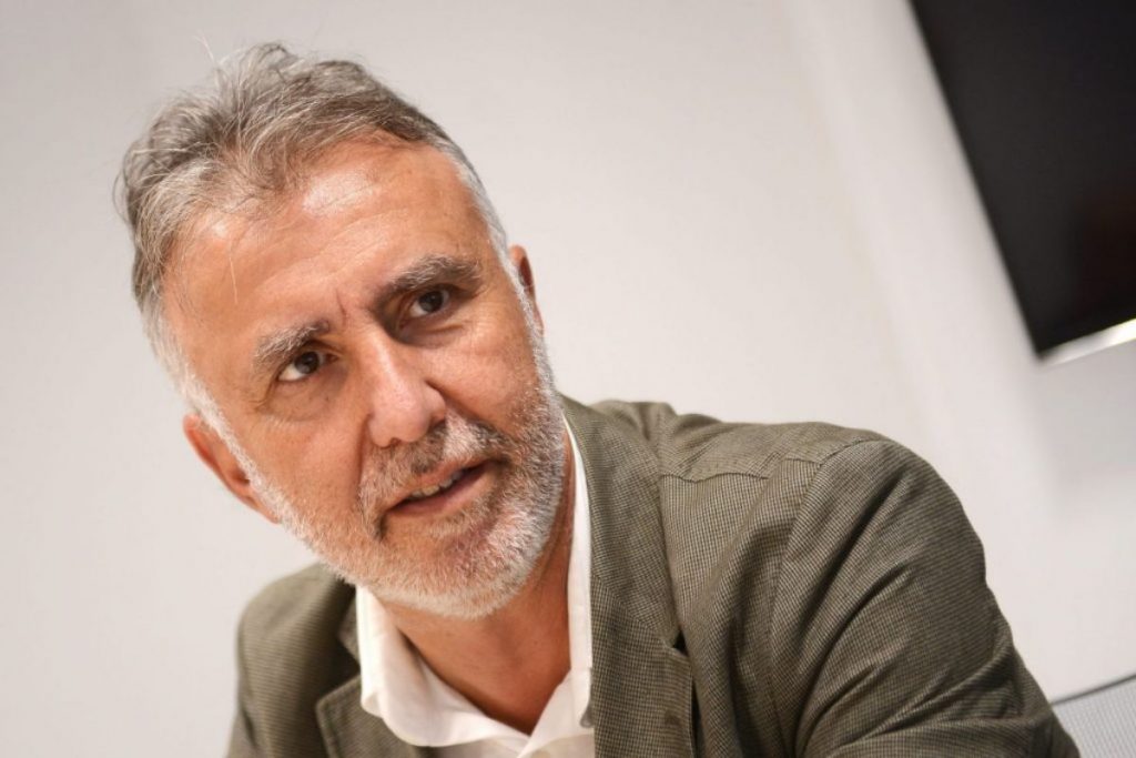 El secretario general de los socialistas canarios, Ángel Víctor Torres, se reunió con Pedro Sánchez en la Moncloa junto a otros líderes regionales del PSOE. Sergio Méndez
