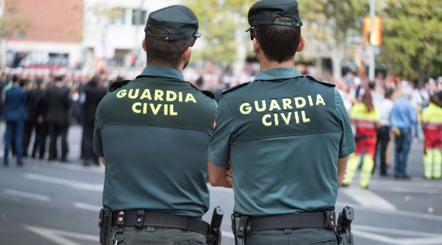 agentes-guardia-civil_ecdima20171023_0003_25