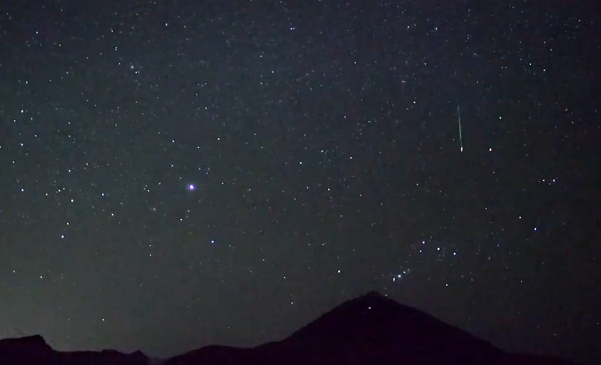 El espectacular fenómeno de las Cuadrántidas, visto desde el Teide. / SKY-LIVE TV