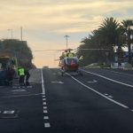 Un herido grave tras despeñarse con un coche por un barranco en Adeje. / TWITTER CECOES