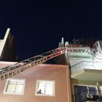Caen cascotes de un edificio en la calle Iriarte del Puerto de la Cruz