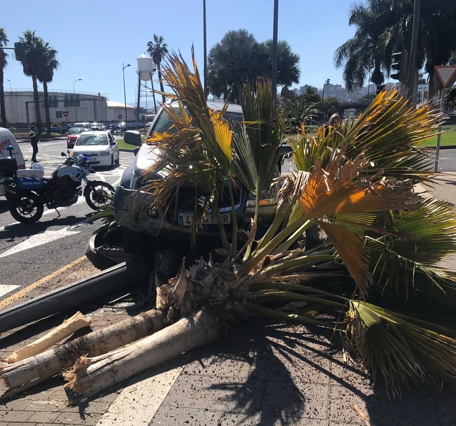 Accidente avenida Tres de Mayo| POLICÍA LOCAL
