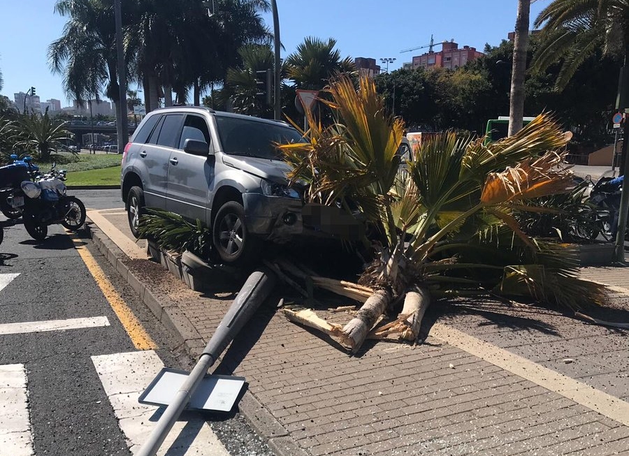 Accidente avenida Tres de Mayo| POLICÍA LOCAL