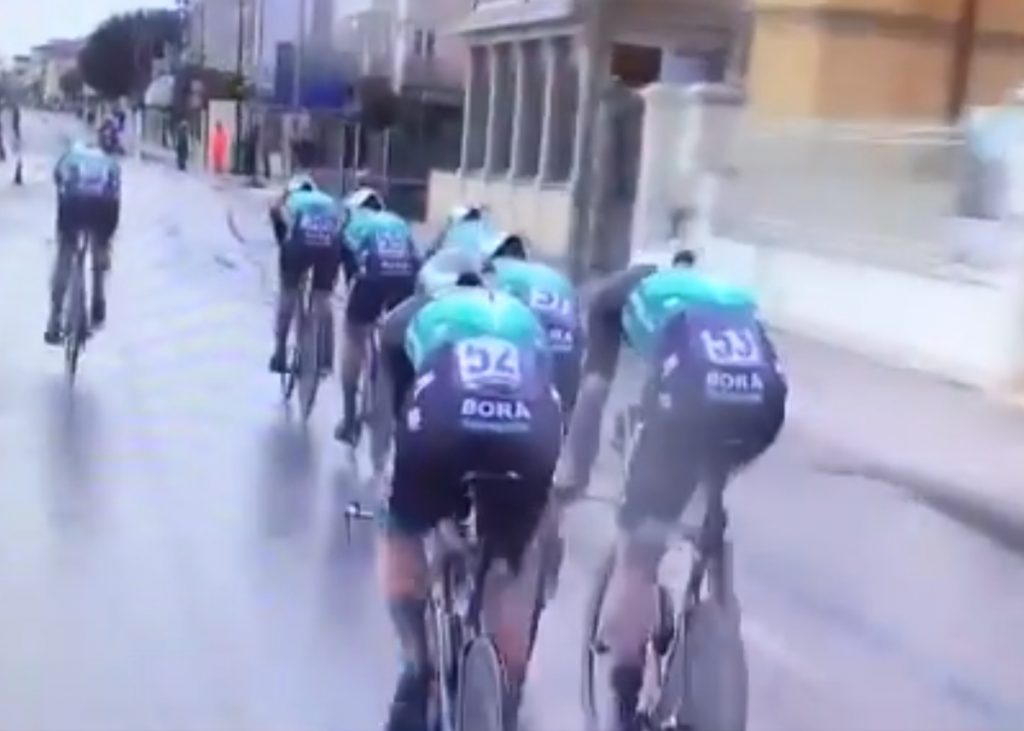 Caída ciclista en la Tirreno Adriático| DA