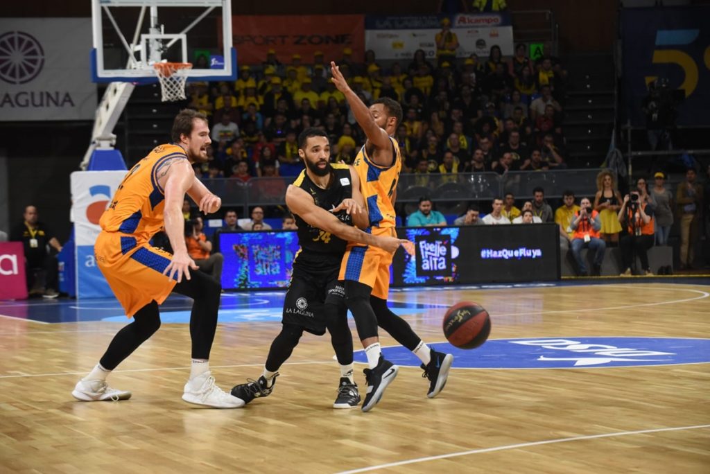 Iberostar Teenrife y HErbalife Gran Canaria quieren acabar con sus rachas negativas| SERGIO MÉNDEZ