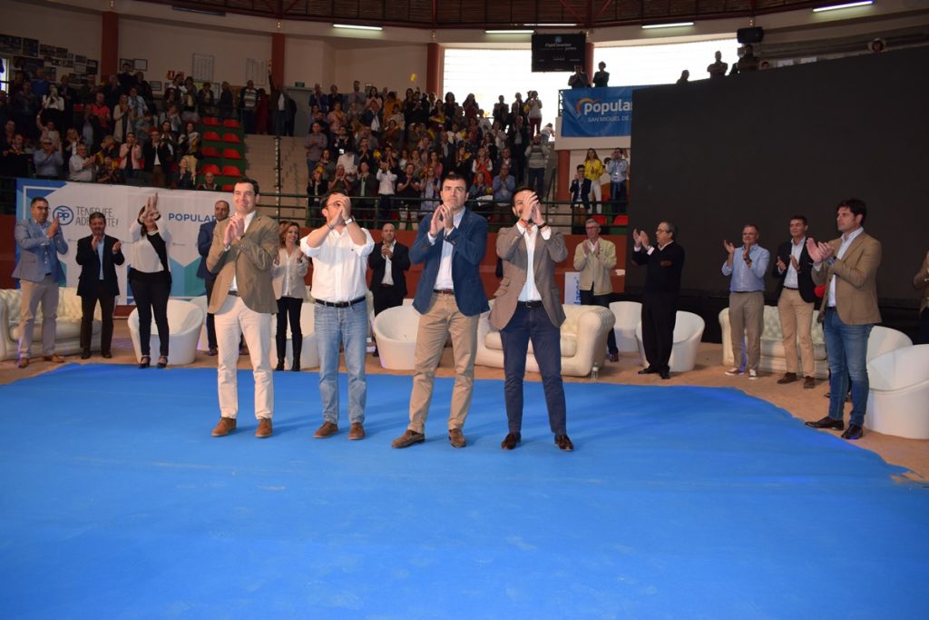 Acto de presentación de las candidaturas del PP, en el campo de lucha Santiago Yanes (recuadro), del Puerto de la Cruz. DA