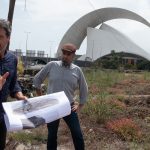 En la visita realizada ayer por el arqueólogo Artemi Alejandro y el arquitecto José Luis Dólera, con el DIARIO, se mostraron los hallazgos de los sondeos realizados. F. Pallero