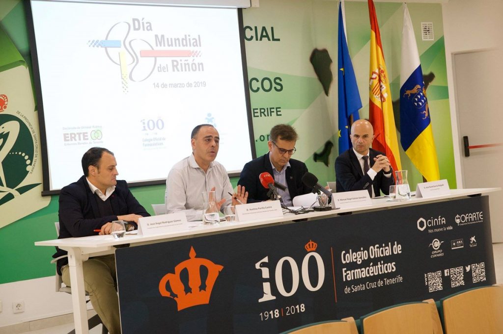 Óscar Rey, Avelino Parilla, Manuel Galván (presidente de los farmacéuticos) y José García (Clínica Parque)