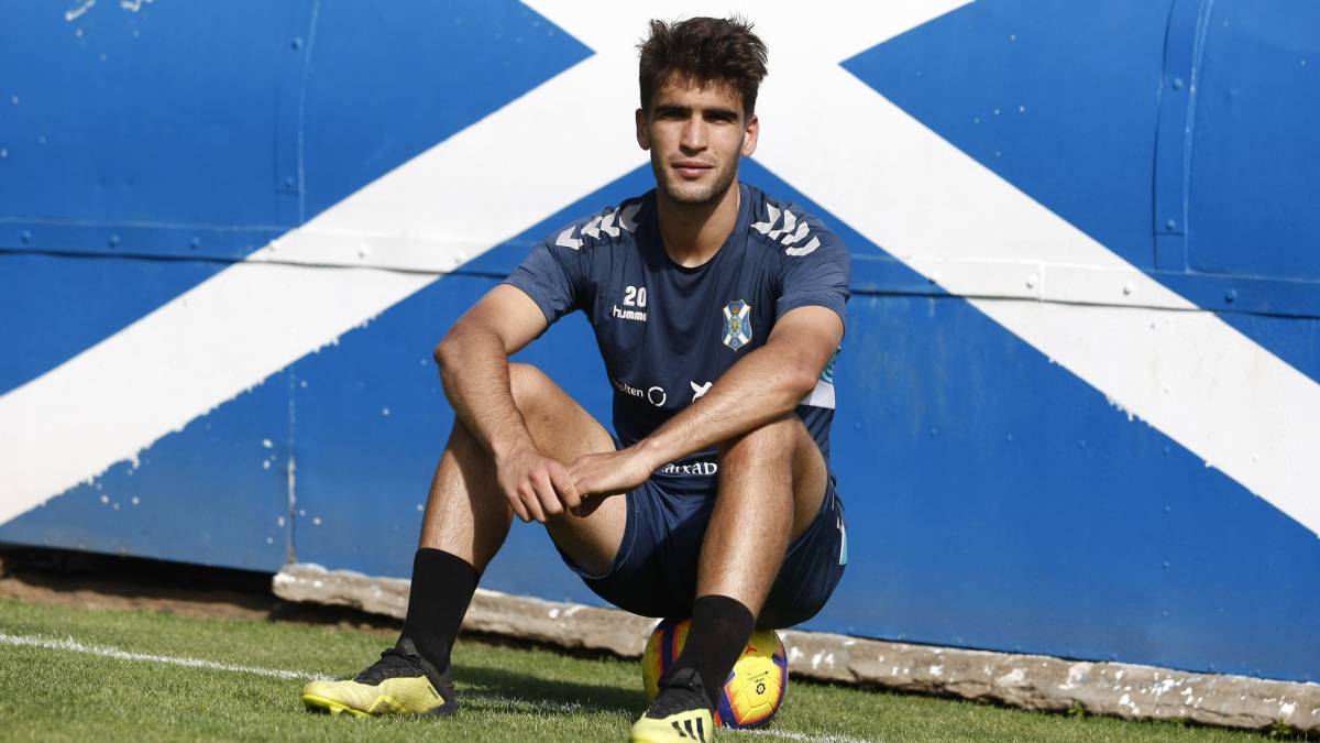 Iker Undabarrena, futbolista del CD Tenerife