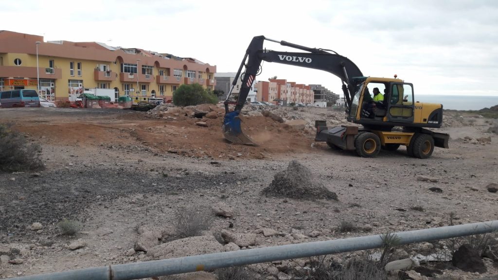 Imagen de los trabajos que se ejecutan en la vía Chafiras-Oroteanda. / DA
